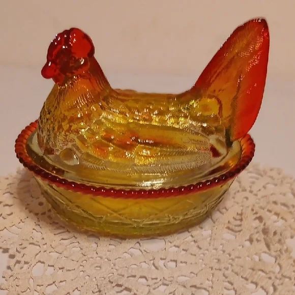 Vintage Mosser/ Westmoreland Amberina Hen on Nest She Is A Glower Rare Piece - Picture 1 of 10